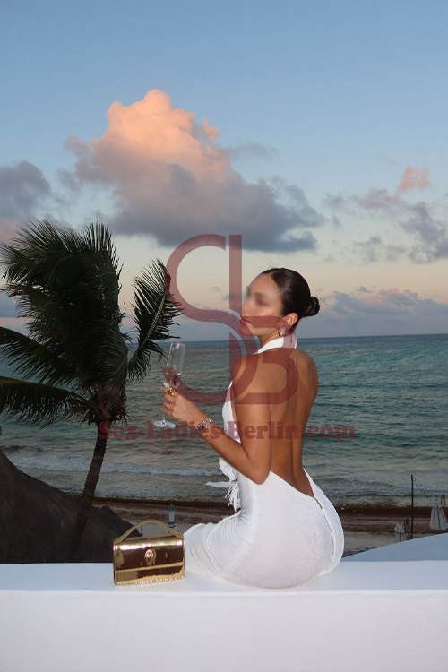 Elite Slim Spanish Escort Model in Berlin